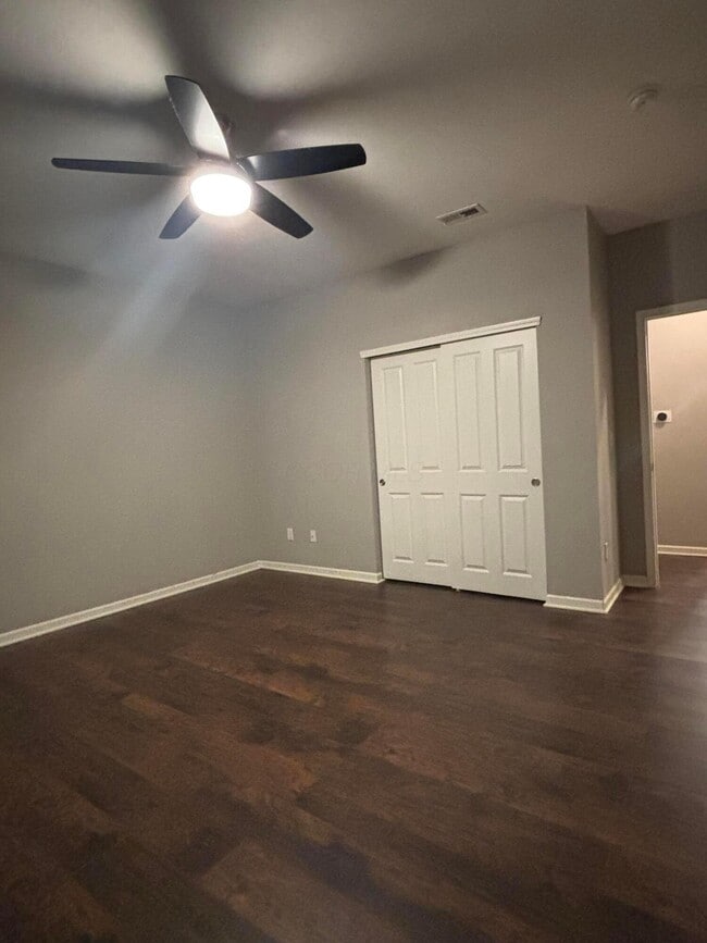Building Photo - 6841 Kinsale Ln