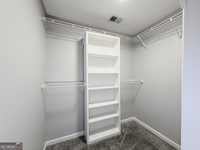 Building Photo - 593 Red Tip Ln
