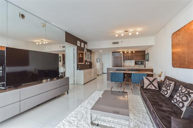 Building Photo - 475 Brickell Ave