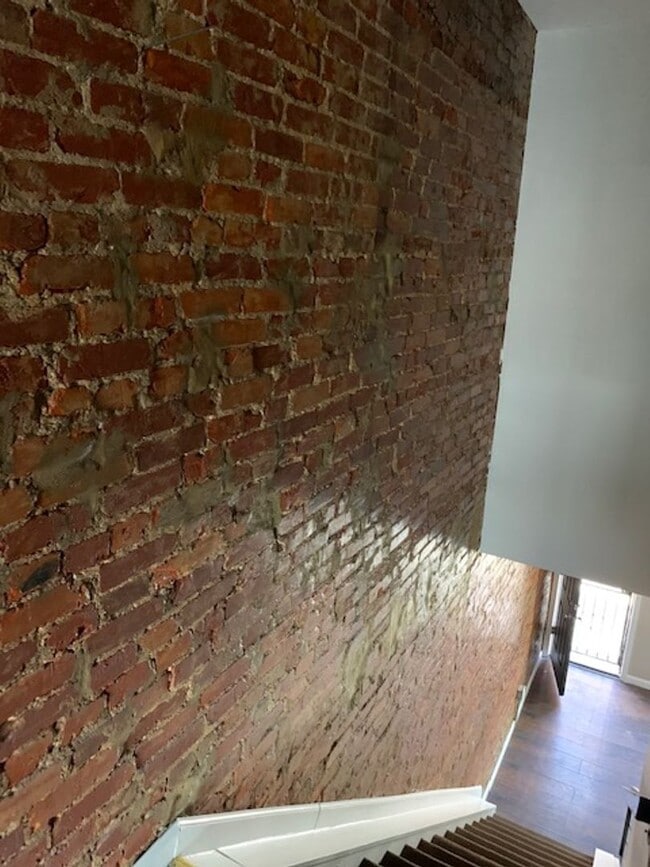 Building Photo - NICE 3BD/2.5 BATHS HOUSE READY FOR THE HOL...