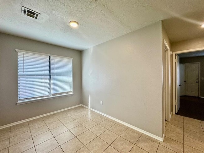 Building Photo - 143 Barrett Pl