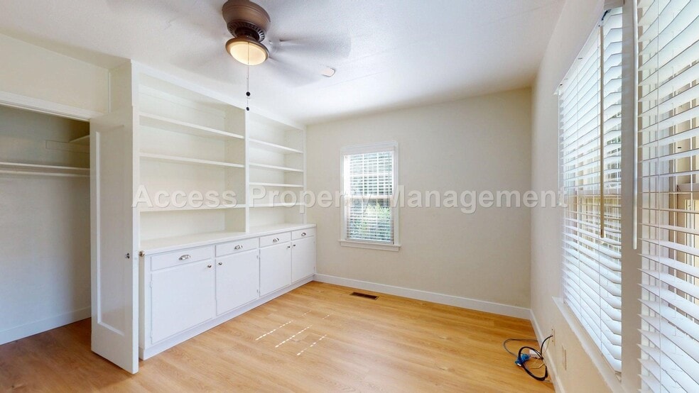 Building Photo - 1200 Sycamore St