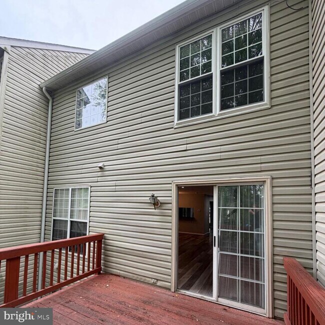 Building Photo - 10875 Sherwood Hill Rd