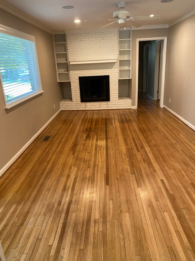 Building Photo - 147 Jewell Rd