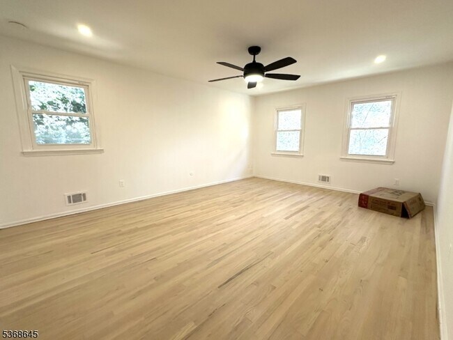 Building Photo - 115 Ormont Rd