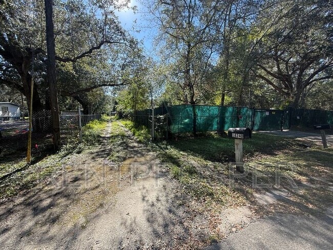 Building Photo - 18240 Lynbrook Rd