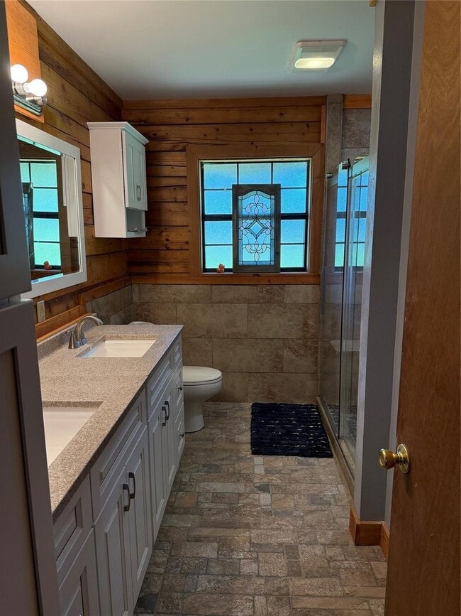 Building Photo - Rental with Country Living at its Finest
