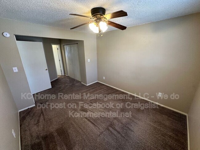 Building Photo - 405 NE Westwind Dr