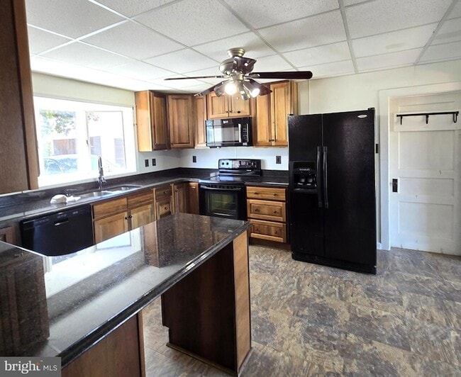 Building Photo - 8293 Leetown Rd
