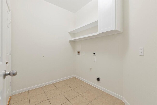 Building Photo - 31719 Cattail Park Ct