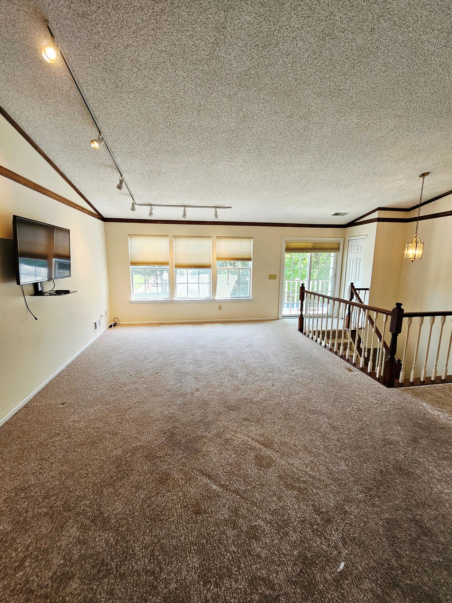 Building Photo - 1990 Mattis St