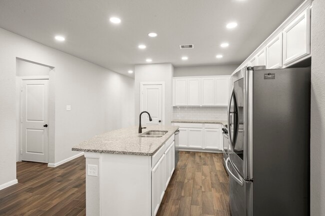 Building Photo - 104 Winged Elm Ct