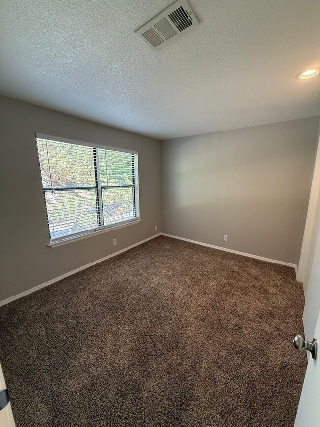 Building Photo - 8861 W 106th Terrace