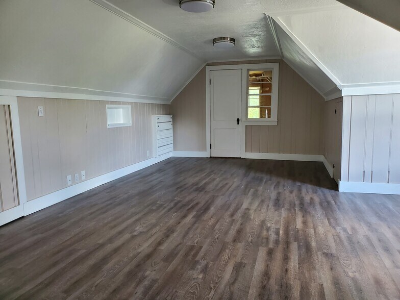 Attic Suite Bedroom - 401 Morgan Ave N