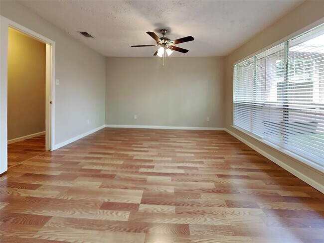 Building Photo - 2218 Barrington Pl Dr