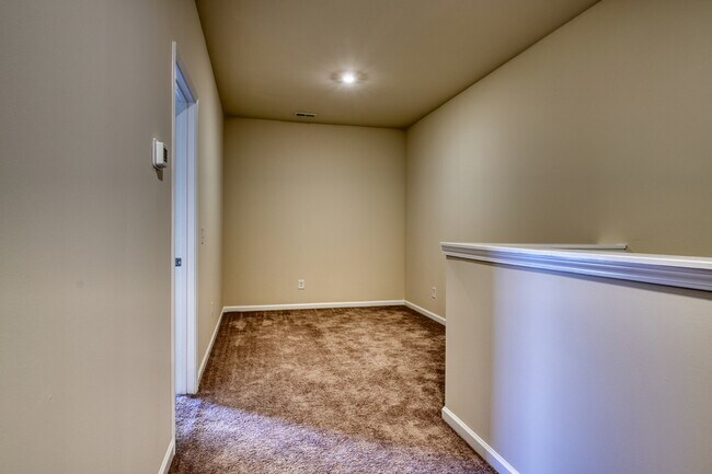 Building Photo - 13918 Brooks Dr