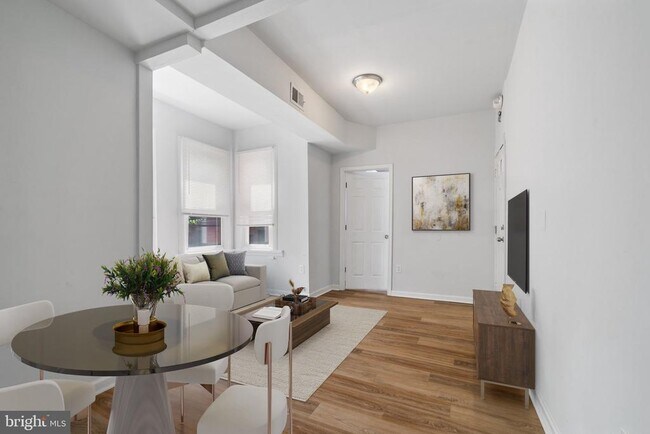 Primary Photo - 2105 N 17th St