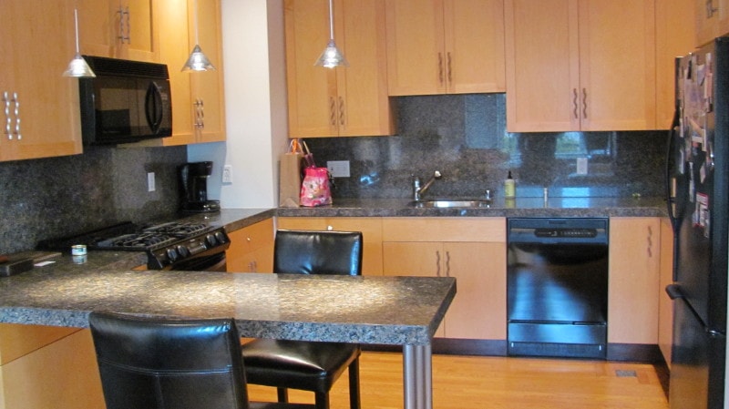 Kitchen - 2131 Greenwich St