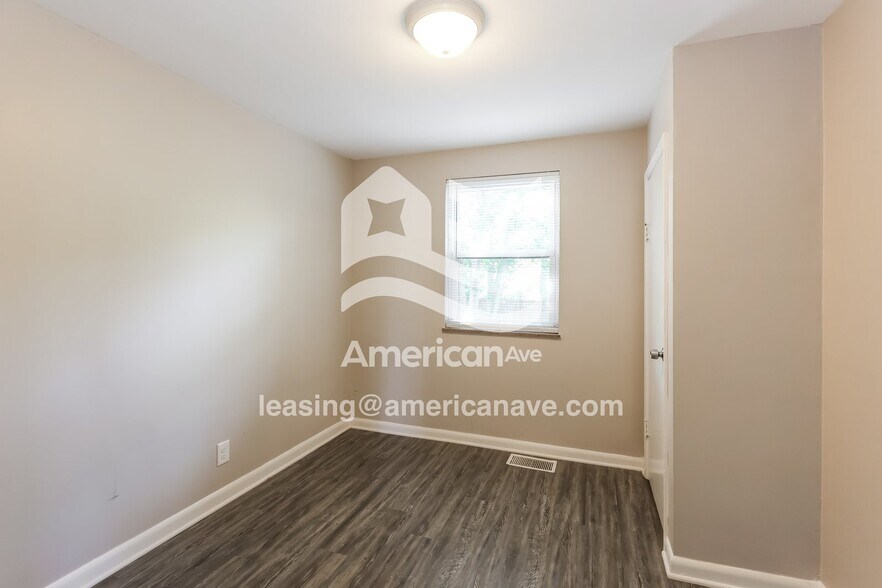 Building Photo - 9448 Beech Dr