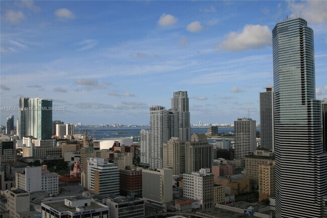 Building Photo - 350 S Miami Ave