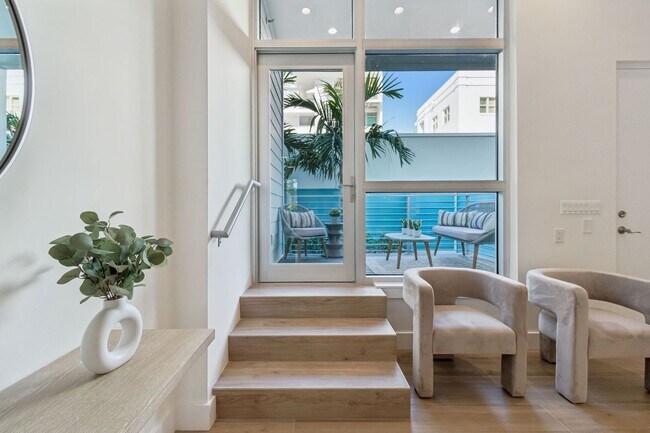 Building Photo - 1343 4th St