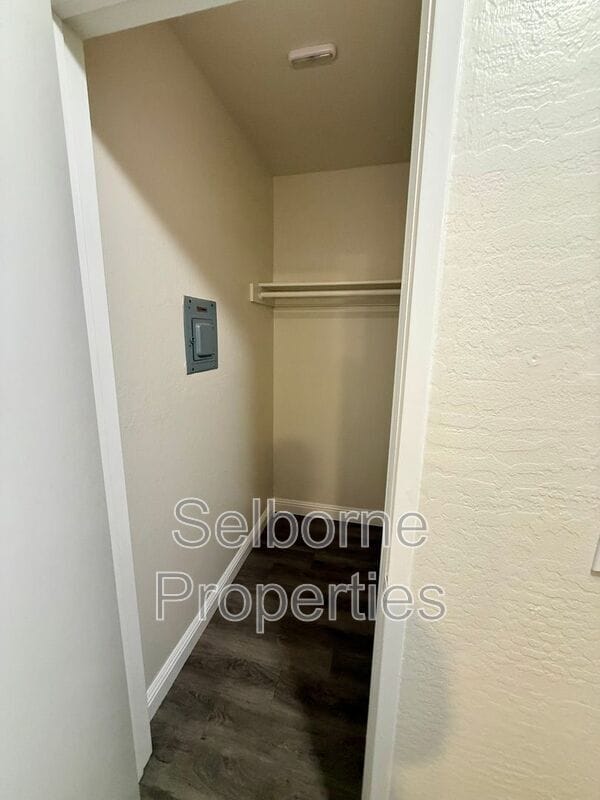 Building Photo - 121 41st St