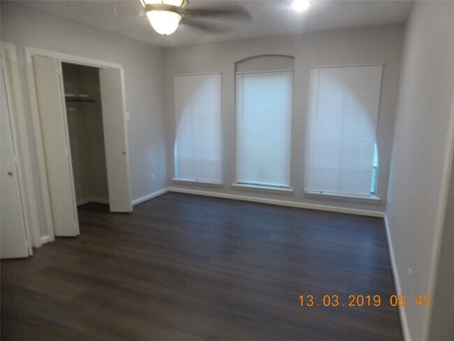 Building Photo - 9411 Bassoon Dr