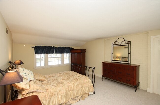 Building Photo - 74 Prynne Ridge Rd