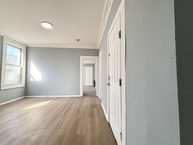 Building Photo - 478 S 15th St