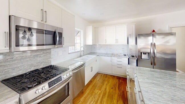 Building Photo - Spacious 4-Bedroom, 2-Bath Home in Desirable La Habra Location