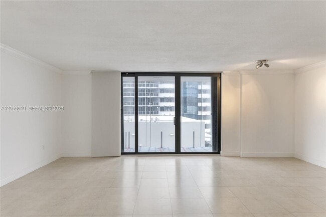 Building Photo - 6061 Collins Ave