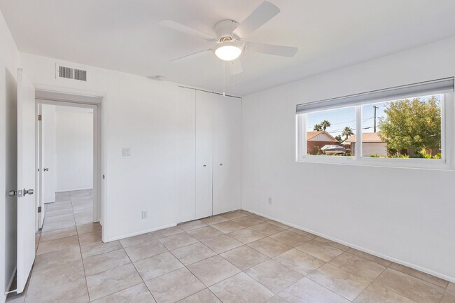 Building Photo - Terrific Old Town Scottsdale Rental!
