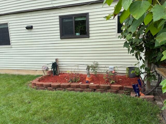Building Photo - 3677 Beech Dr