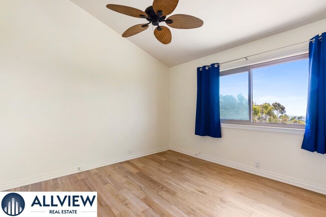 Building Photo - Ocean View 2 bed 2 bath townhome with brea...