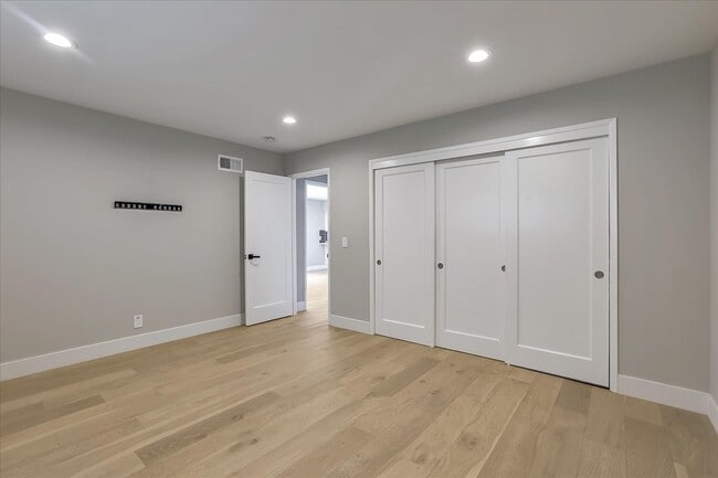 Building Photo - 406 Central Ave