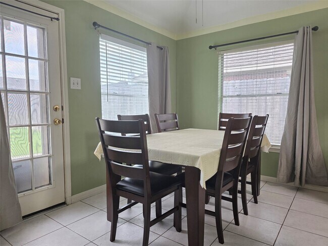 Building Photo - 17226 Stratford Green Dr