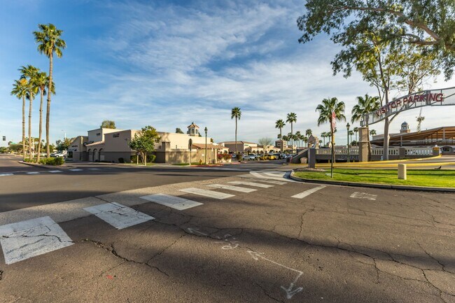 Building Photo - STUNNING Furnished OASIS 2 bed/2 bath Condo in McCormick Ranch