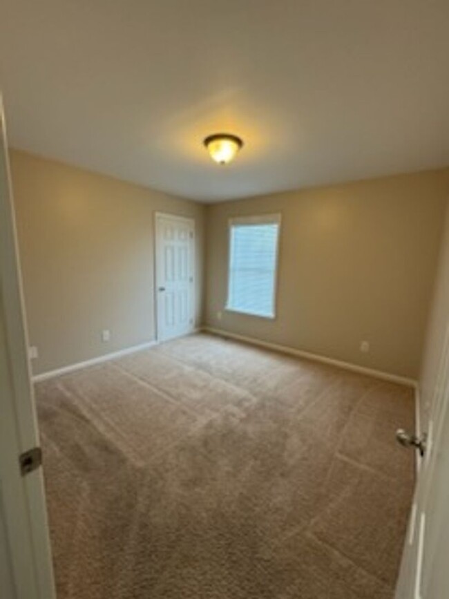 Building Photo - Lovely 3 BR House in the Polo Club Area! F...