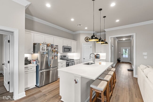 Building Photo - 315 Hummingbird Ln