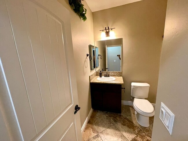 Building Photo - Elegant 3 Bedroom, 2 bathroom Home in Legacy Ranch Neighborhood in Central Kingman!