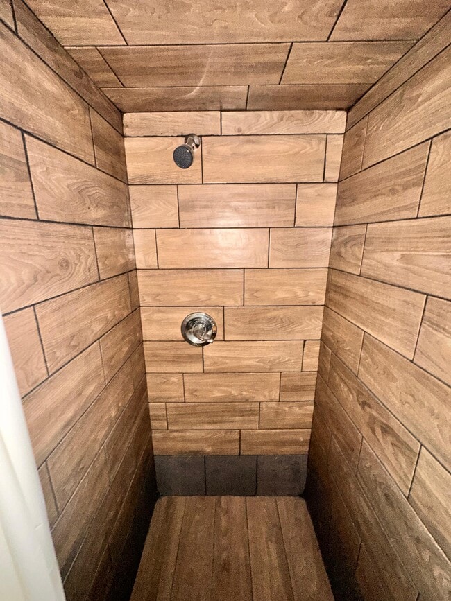 Building Photo - 1240 S 17th St