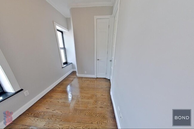 Building Photo - 314 E 106th St