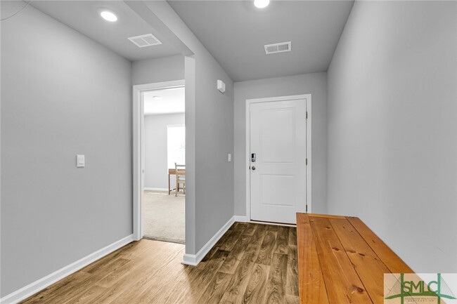 Building Photo - 216 Skylark Rd