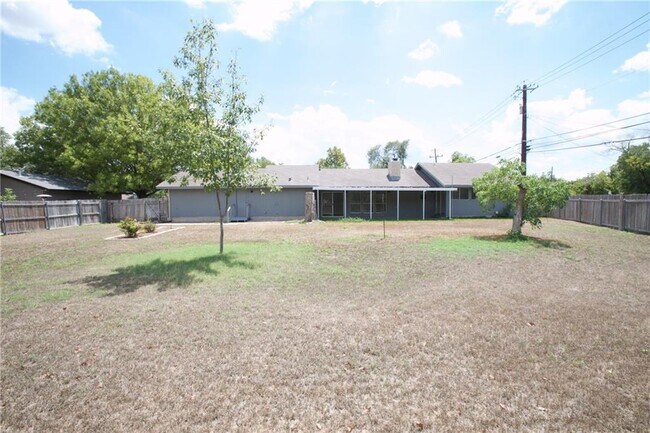 Building Photo - 9518 Meadowheath Dr