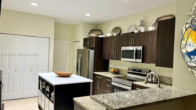 Building Photo - 3839 Pond Apple Dr