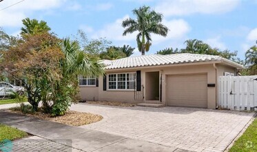 Building Photo - 510 SW 11th Ct