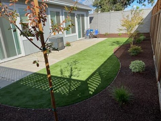 Building Photo - Gorgeous 4 Bedroom 3 Bathroom Single Level New Construction Home in Northeast Santa Rosa