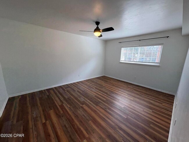 Building Photo - 2100 W Beach Dr