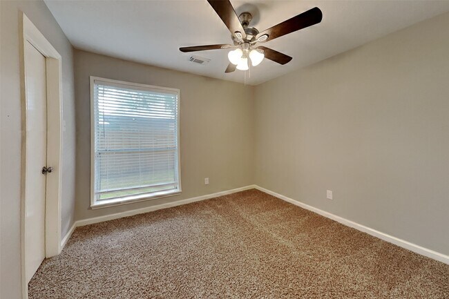 Building Photo - 4935 Northfork Dr