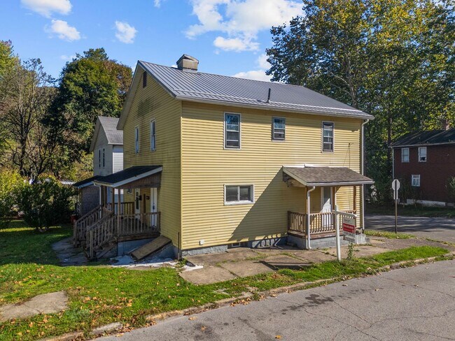 Building Photo - 120 15th St